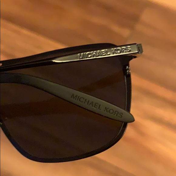 Authentic Michael Kors Trenton pilot sunglasses - Picture 11 of 12